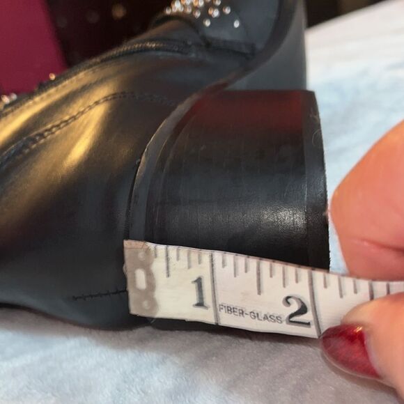 Steve Madden Glori black studded motorcycle booties. 71/2. - Picture 10 of 10